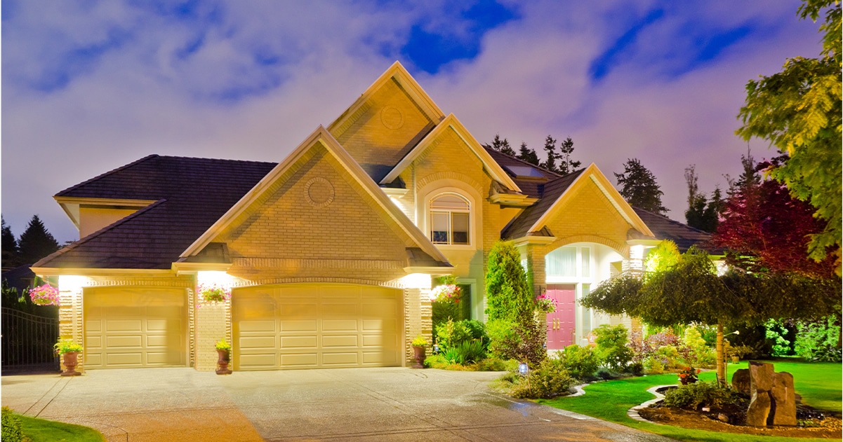 10 Benefits of Landscape Lighting for Homes